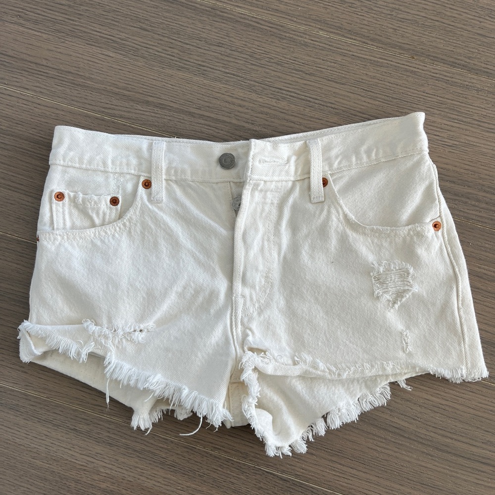 White Levi’s jean shorts (only worn once)